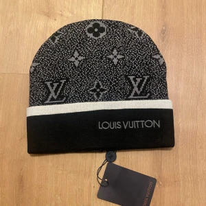 Louis Vuitton mössa beanie lv - Helt ny. 