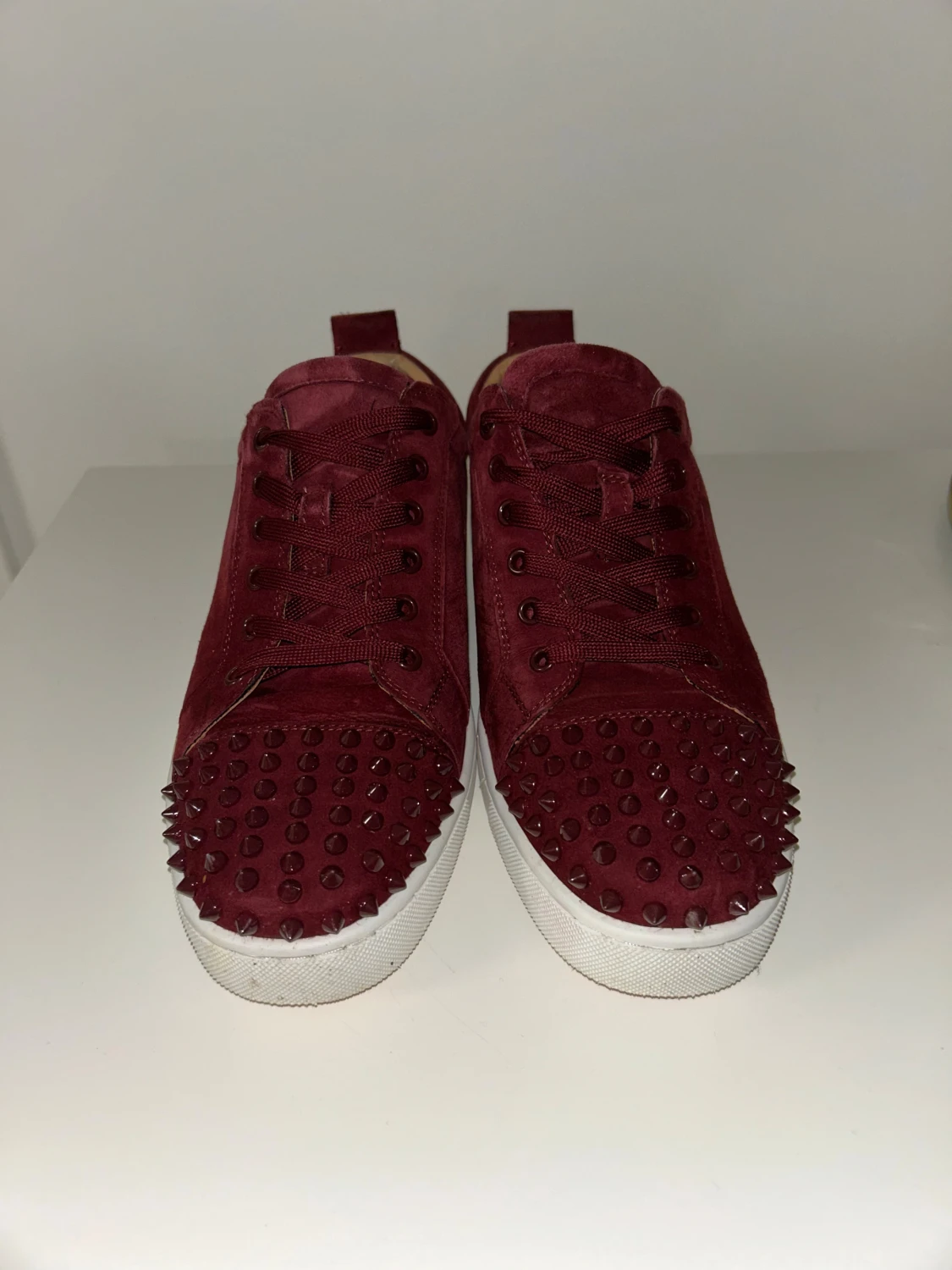 Christian Louboutin Vin Röda skor med spikar - 1