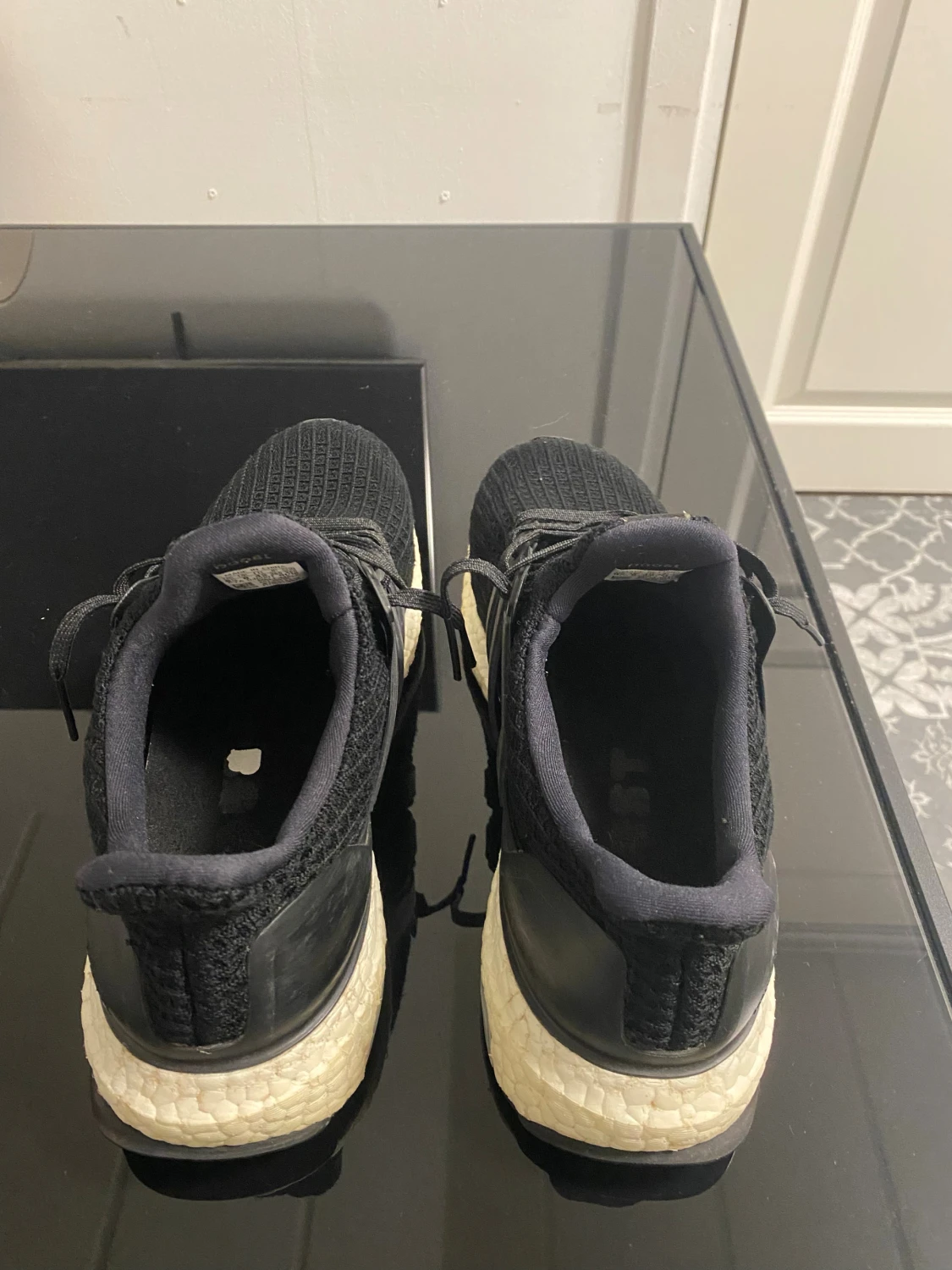 Svarta Adidas Ultraboost sneakers - 4