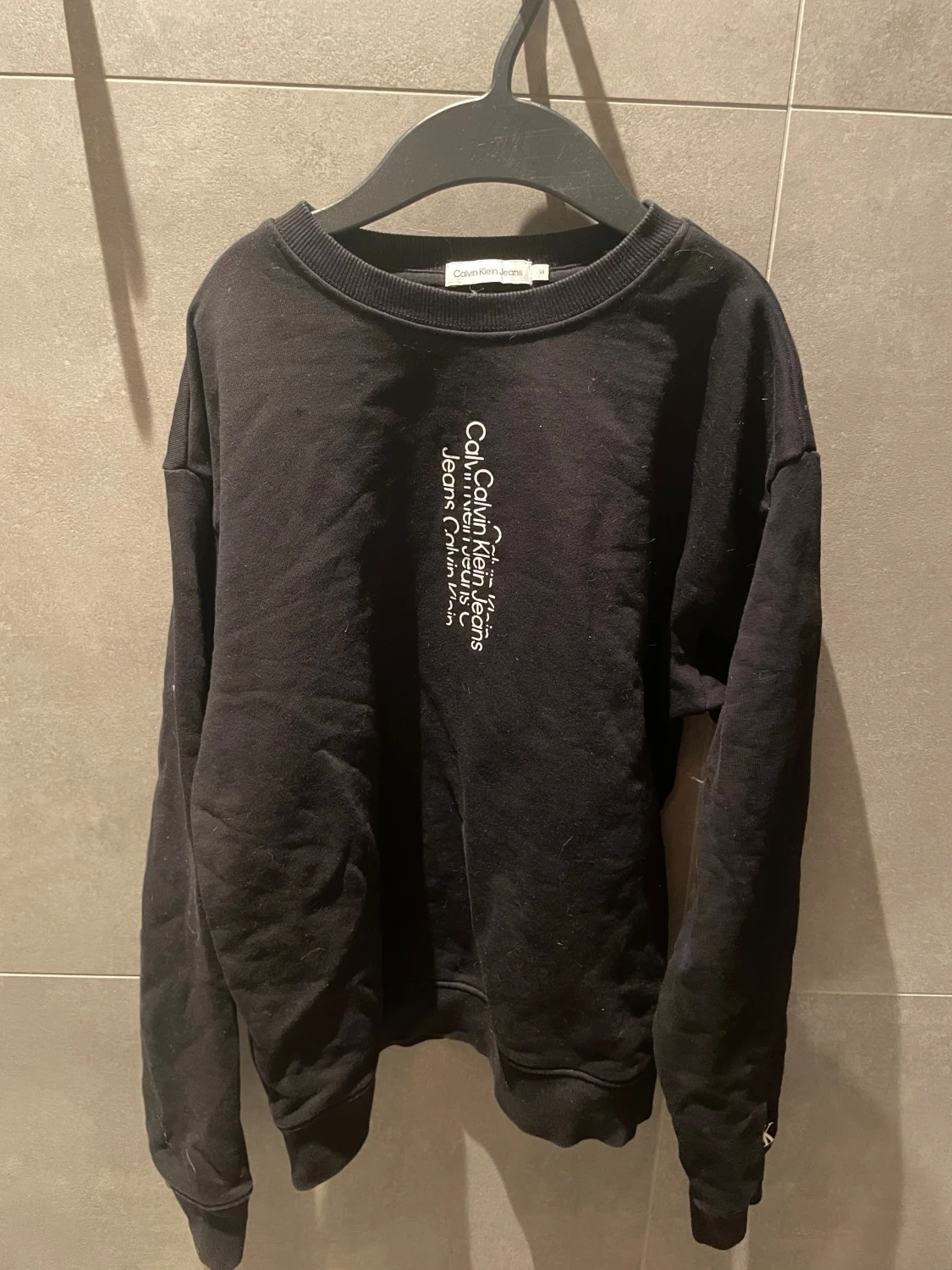 Svart sweatshirt från Calvin Klein Jeans