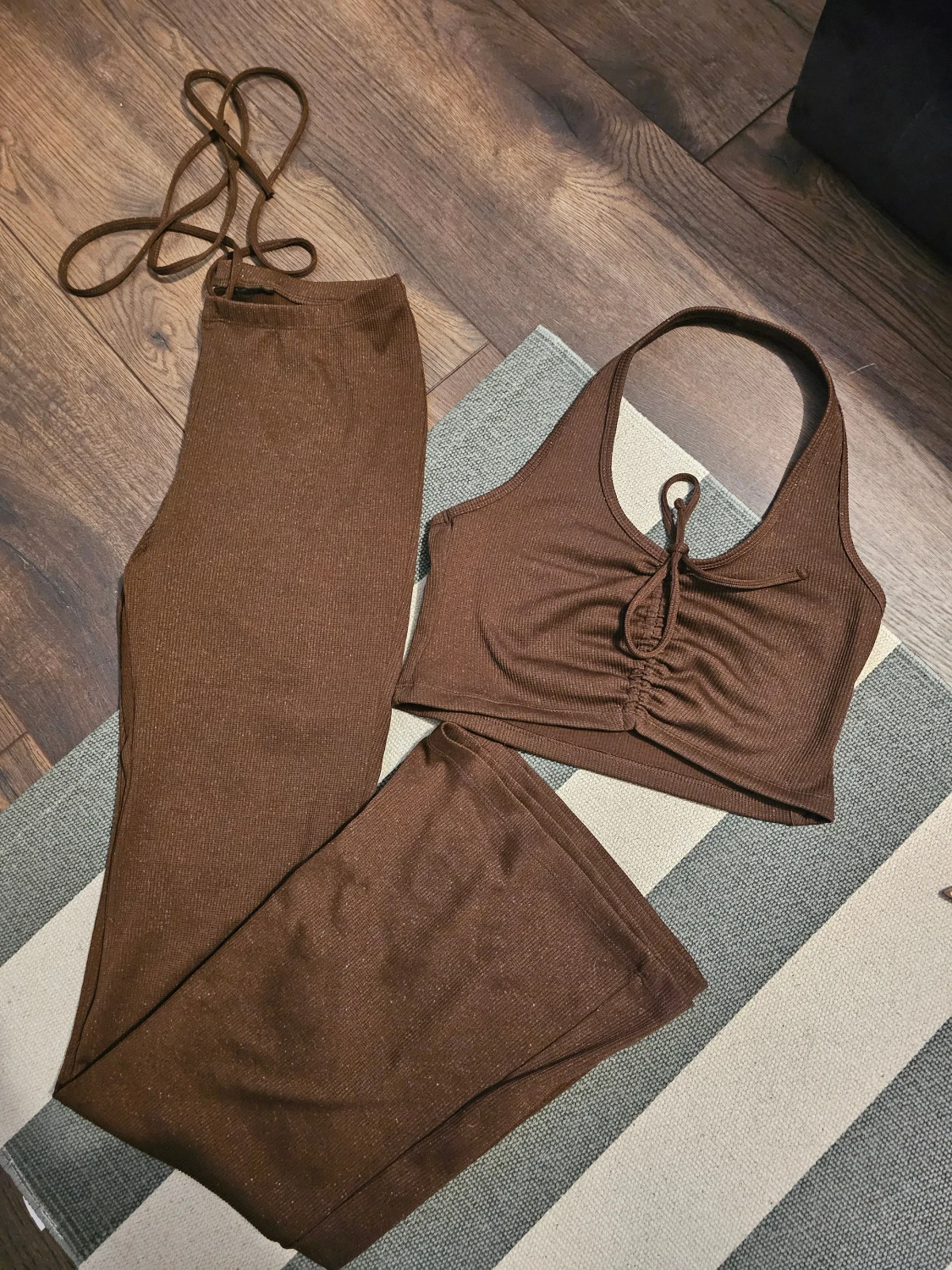 Brunglittrigt set med byxa och topp - H&M