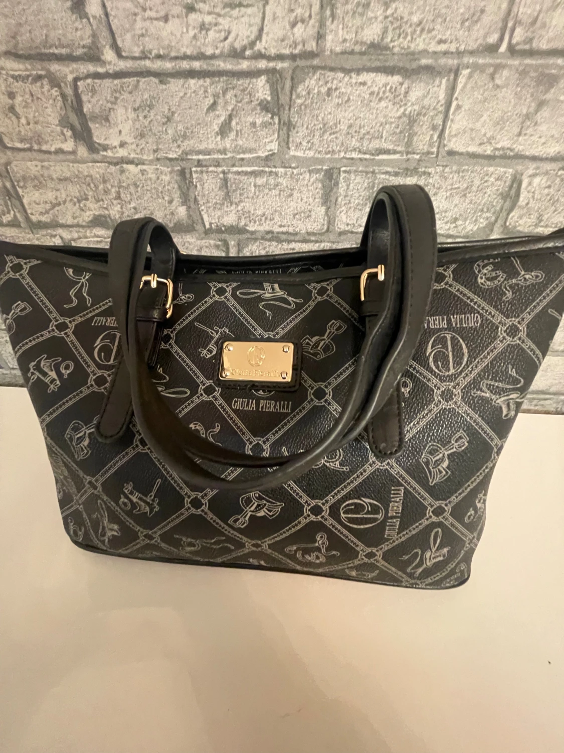 Svart handväska från Giulia Pieralli