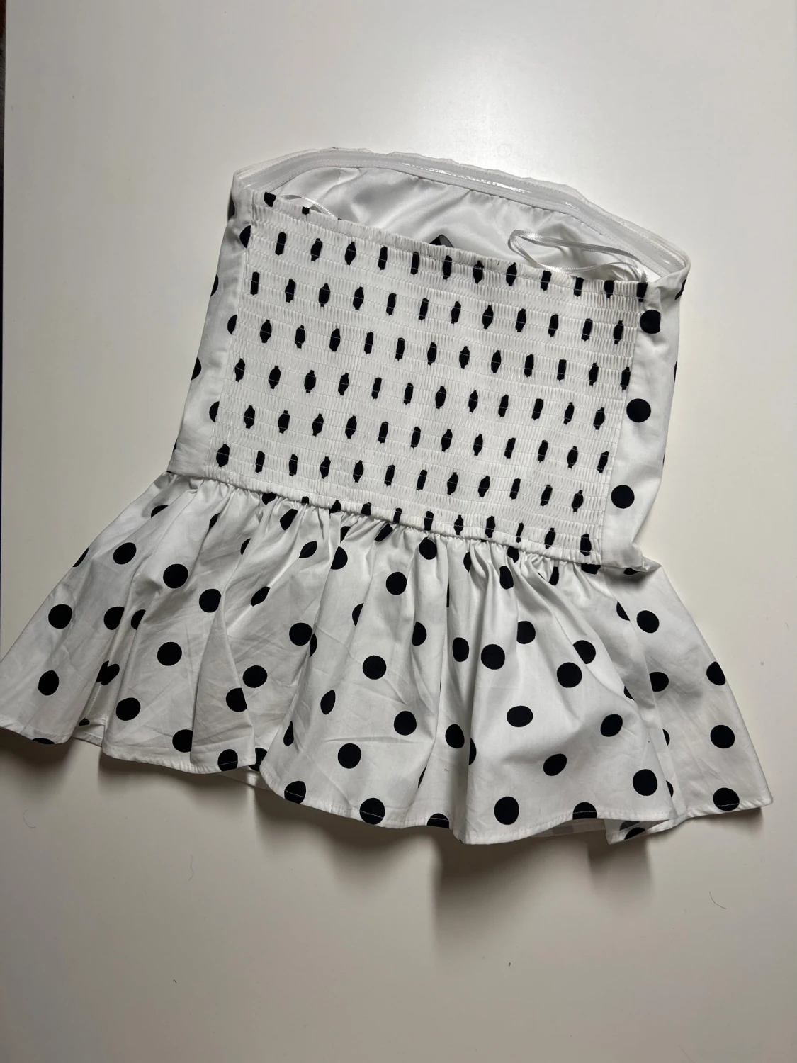 Prickig tubtopp med volang bikbok - 2