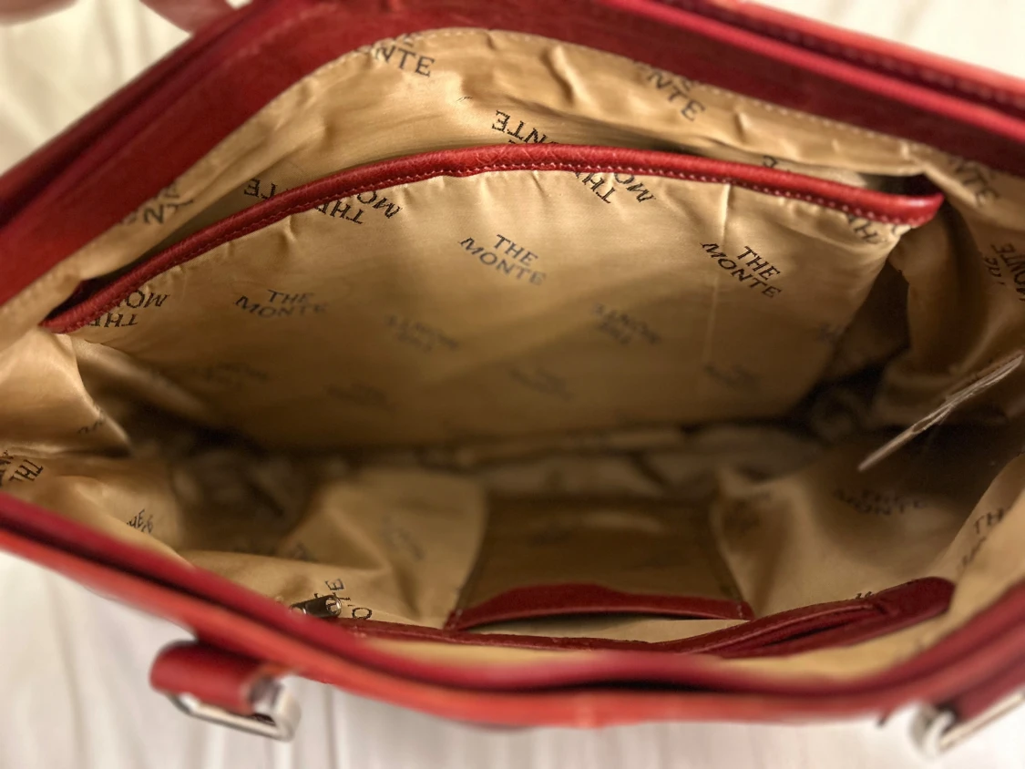 Röd axelväska från The Monte i skinn - 3