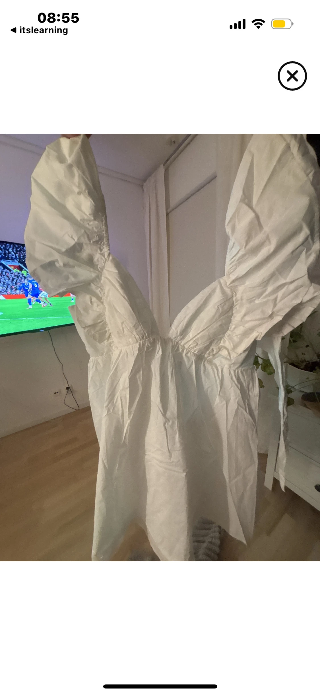 Vit kortklänning med puffärmar