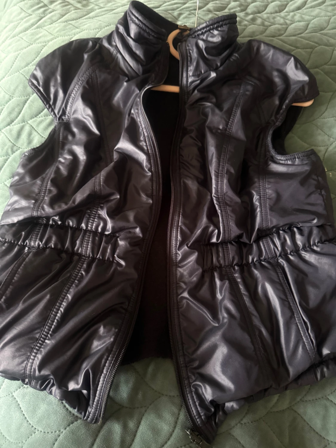 Svart dunväst med dragkedja - 5