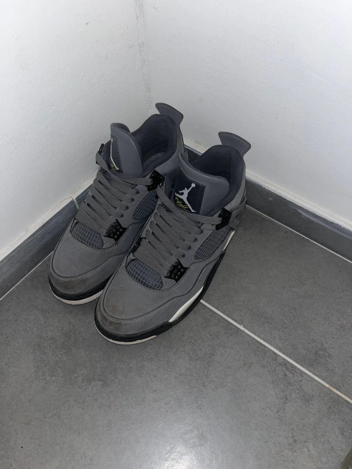 Nike Air Jordan 4 Retro Grå - 2