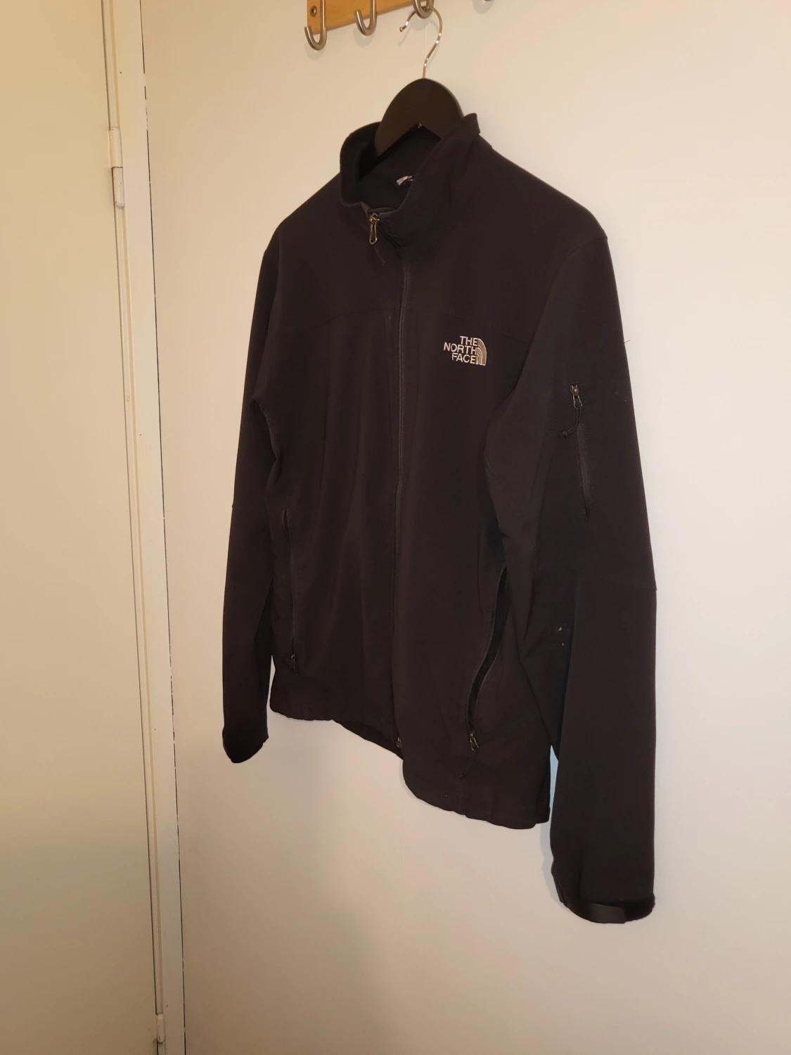 Svart tröja/jacka från The North Face - 2