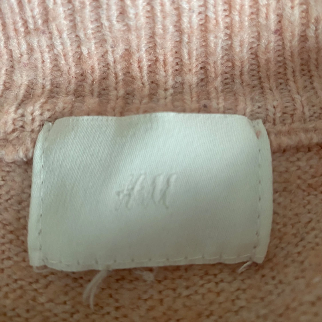 Ljusrosa stickad tröja med rund hals - 4