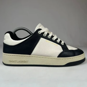 Saint Laurent S/L61 - Ett par Saint Laurent YSL61 i bra mycket bra skick! St 39.5 passar 40.5