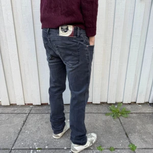 Jacob Cohen jeans - Jacob Cohen jeans - Modell: Står inte i jeansen men tippar på 622 - Storlek: W32 - skick: 9/10- Nypris runt 2000kr 