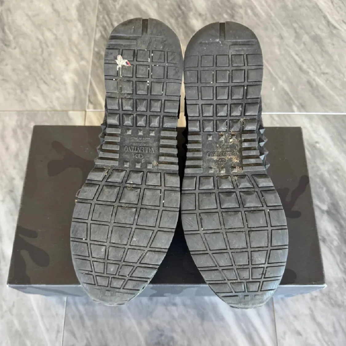 Valentino Garavani rockrunners  - 4