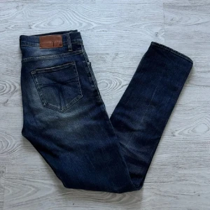 Tiger of sweden jeans  - Tja, säljer ett par snygga jeans från tiger of sweden. Storlek W29 L32 och i toppen skick. Skriv till mig vid minsta fundering. Mvh Marius 😁