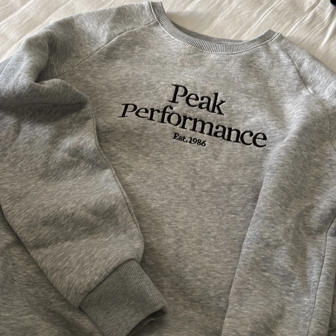 Grå Peak Performance sweatshirt XS - 1