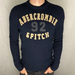 Stickad abercrombie & fitch - Riktigt soft Kashmir tröja. Storlek M. Modellen är 185, sitter mer som en S. 