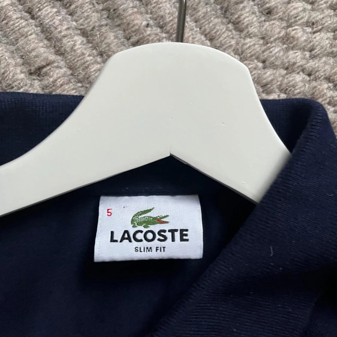 Marinblå pikétröja från Lacoste - 2
