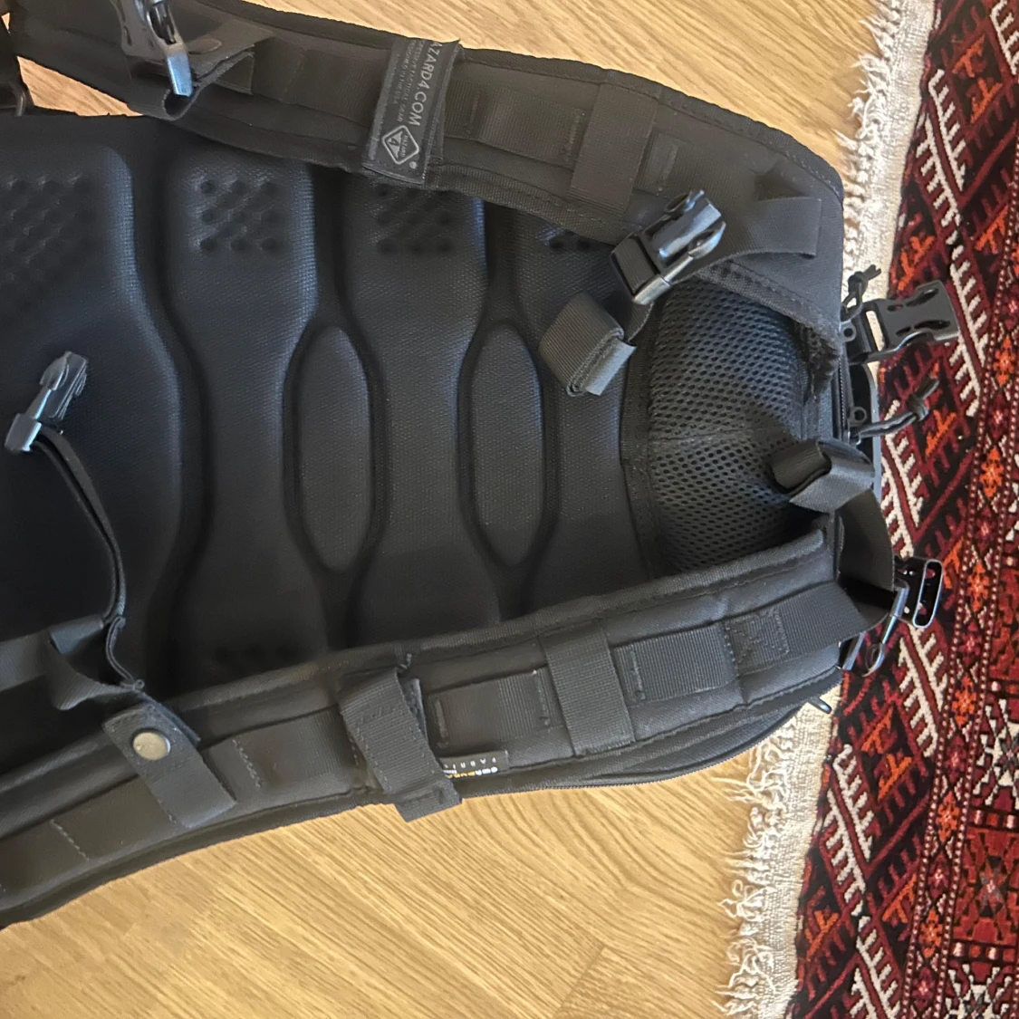 Svart ryggsäck från Hazard 4 - 2