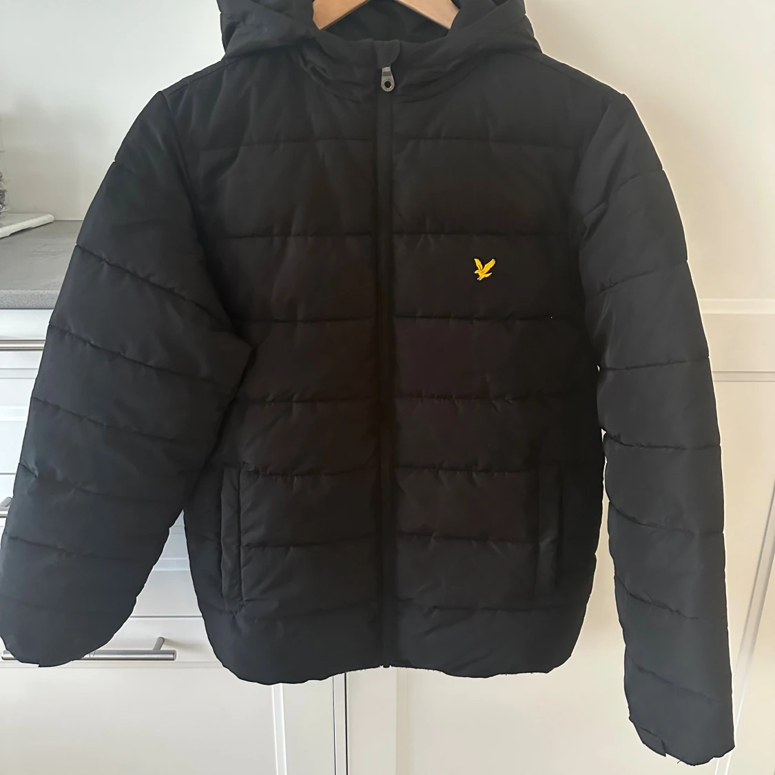 Svart pufferjacka från Lyle & Scott