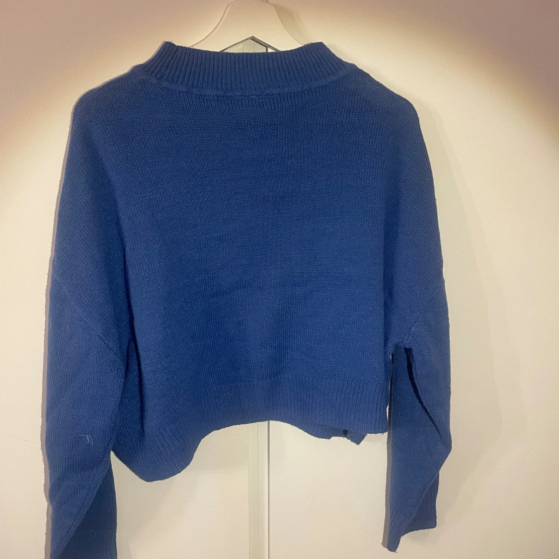 Blå stickad tröja från Divided L - 1