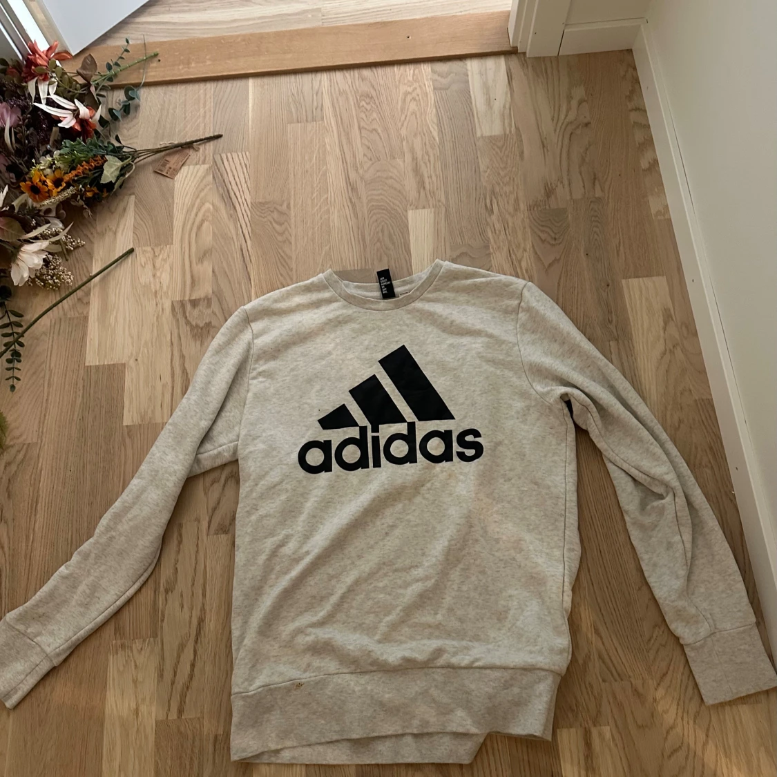 Beige sweatshirt från Adidas