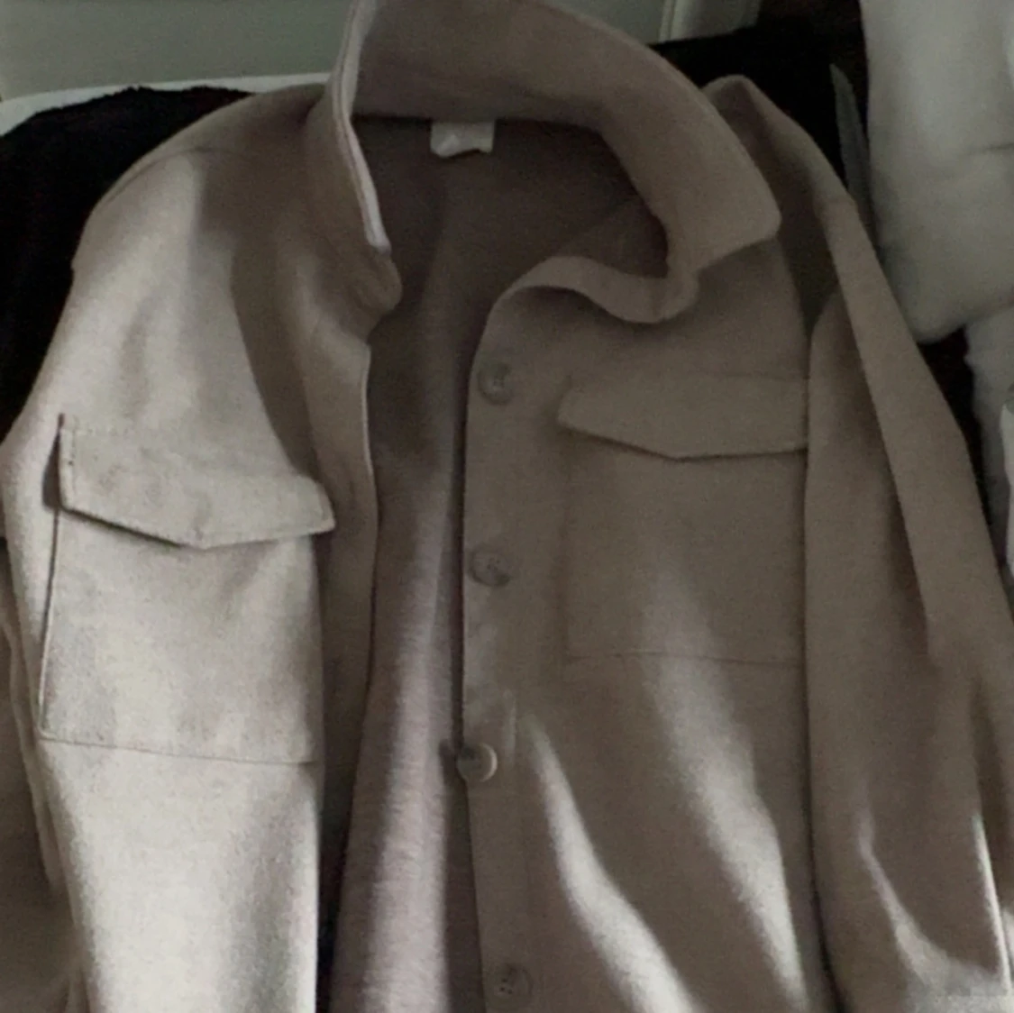 Beige kappa med fickor - 1