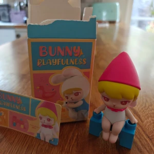 Bunny playfullness Building blocks from Popmart. - Bunny playfullness Building blocks from Popmart.  Ingår figuren, box och kort.
