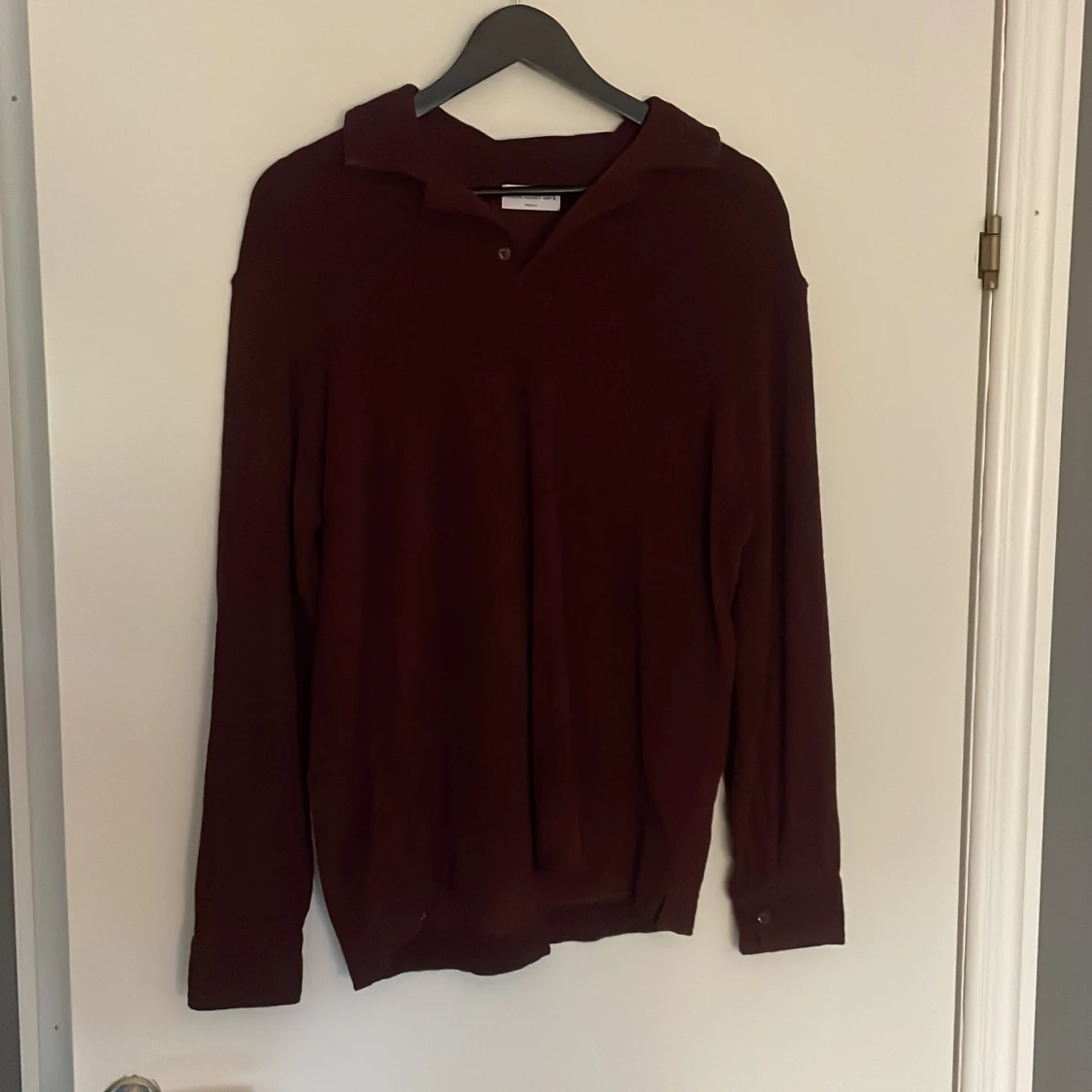 Vinröd pikétröja från These Glory Days