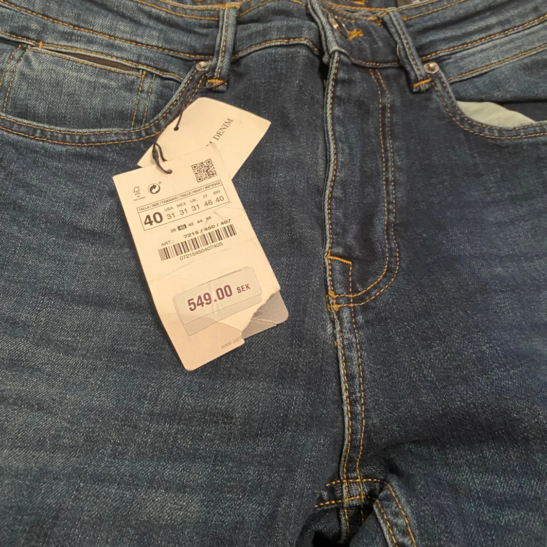 Slim fit blå jeans med snygga detaljer - 1