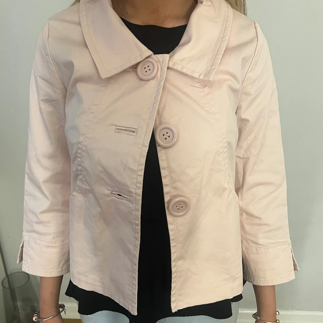 Ljusrosa kavajjacka med stora knappar - 1