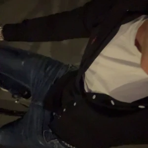 Ralph Lauren Skjorta - Stilig svart Ralph Lauren skjorta😍. Perfekt t sommarn🤩. Fint skick. Hör av dig om du har några funderingar!