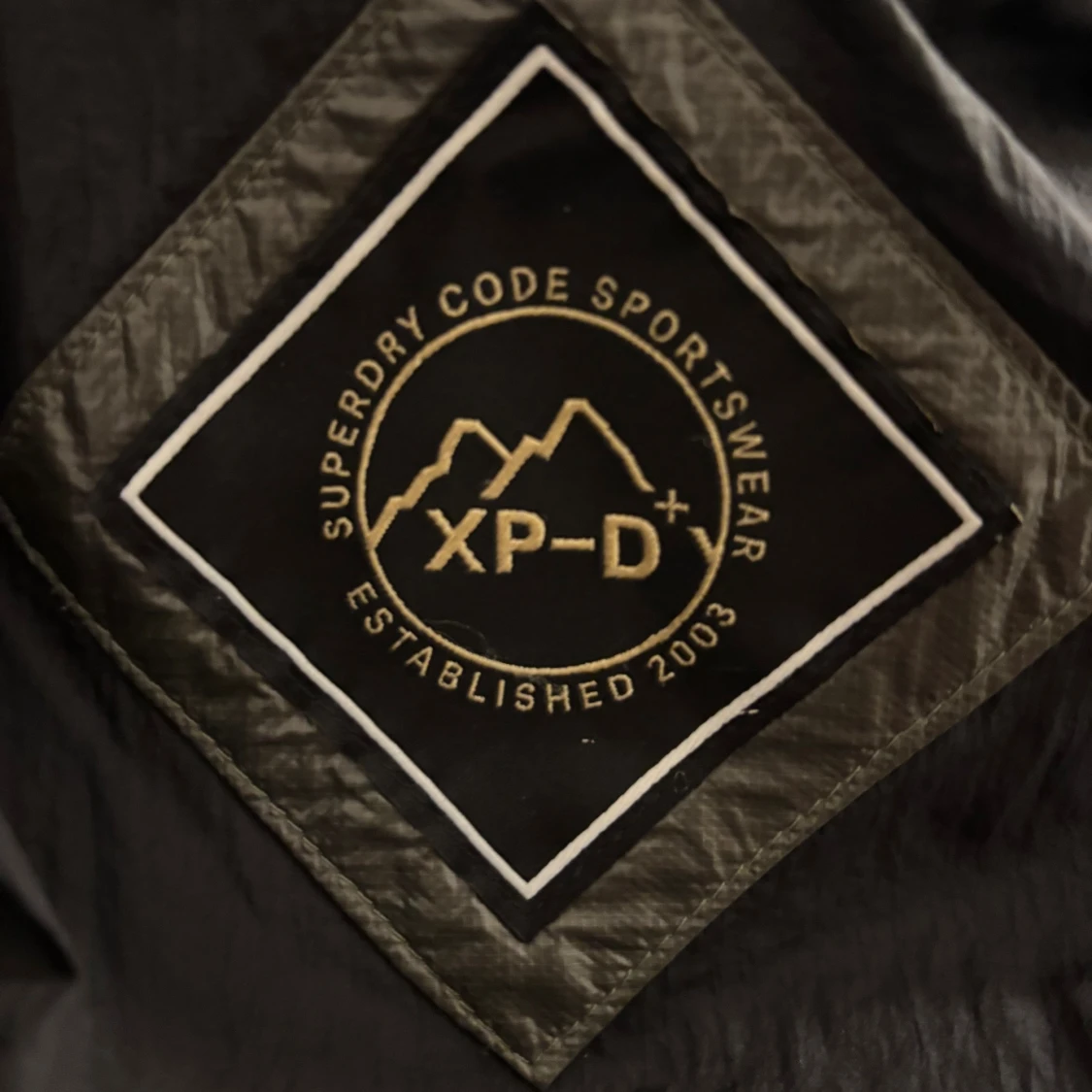 Grå pufferjacka från Superdry XP-D - 3