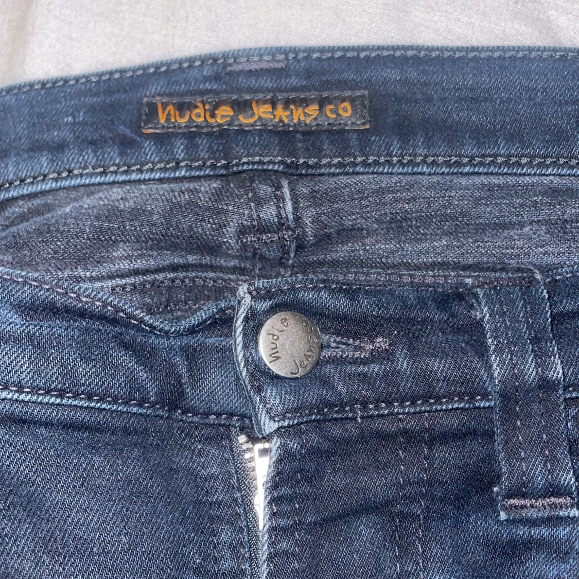 Mörkblå jeans från Nudie Jeans Co - 2