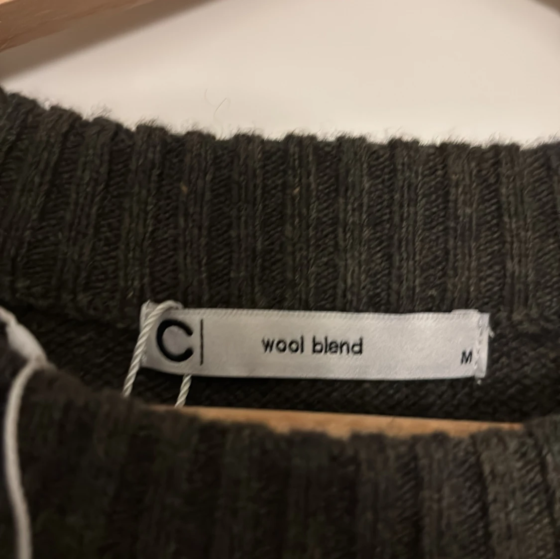 Varm ull stickad tröja för vintern.  - 2