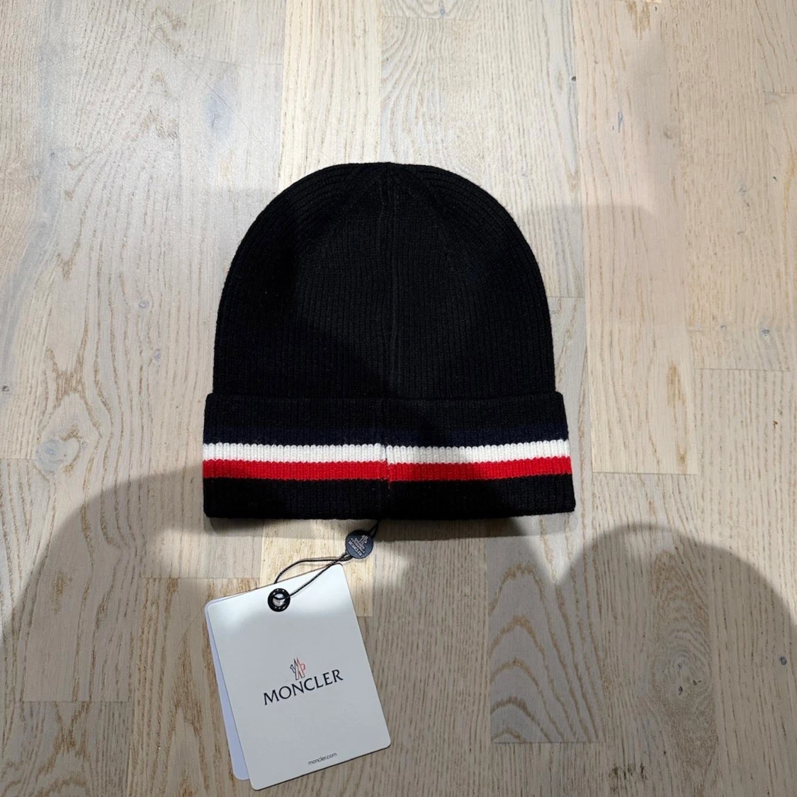 Svart Moncler mössa med ränder - 1