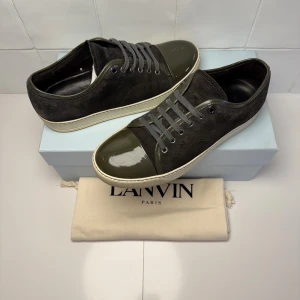 Lanvin skor  - Lanvin cap toe skor. Storlek 40 (uk6) passar 42. Inga tillbehör medkommer! Bara att höra av sig till oss vid minsta funderingar😁