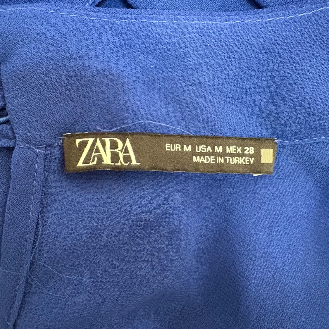 Blå blus med volangärm från Zara - 2