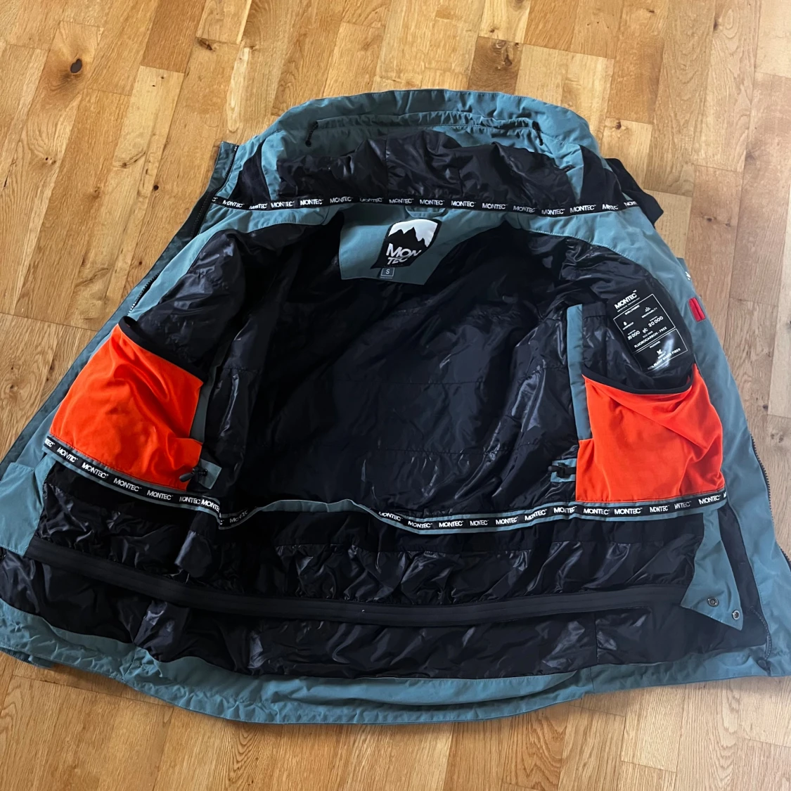 Grå vindjacka från Montec, S - 4