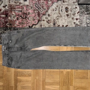 Grå raka jeans från Hope - Hope rush denim 2018, size 27 midja