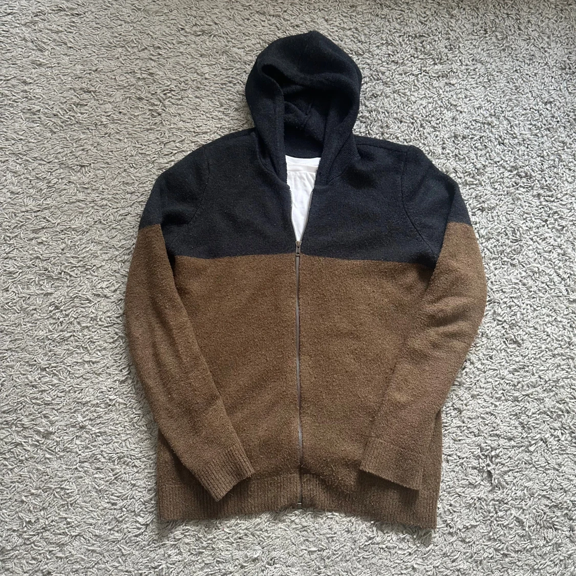 Stickad hoodie
