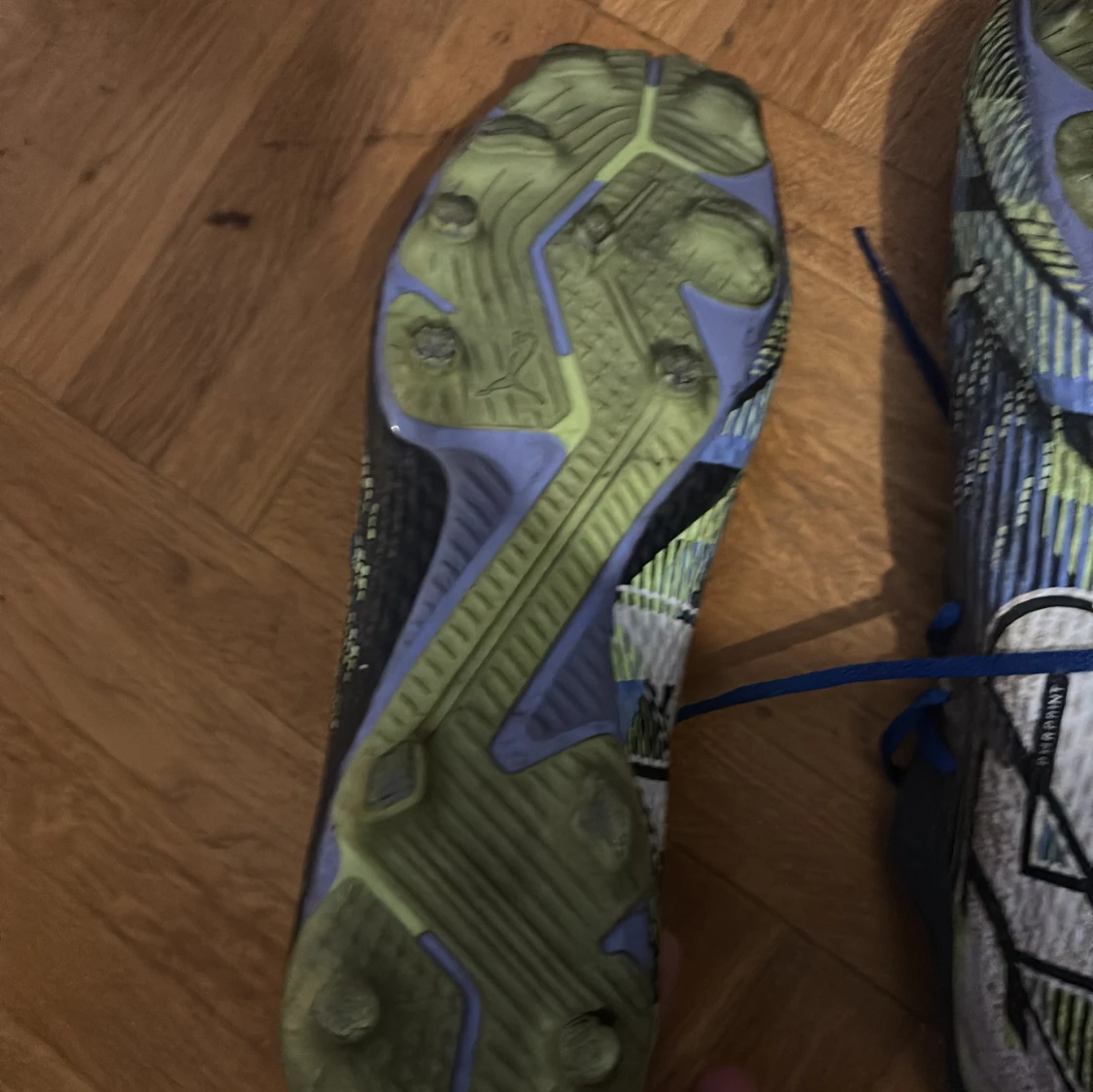 Puma fotbollsskor blå/grön mönstrade - 3