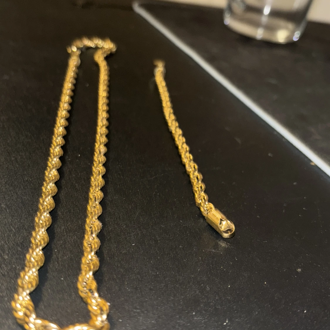 Guldpläterat halsband och armband