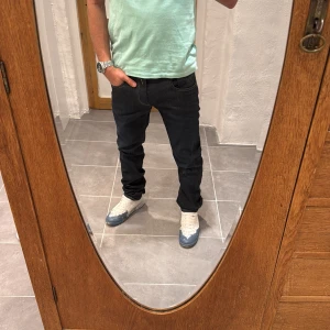 Replay jeans  - Ett par riktigt snygga byxor från Replay i storlek W30 L34 i modellen Anbbas 