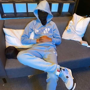Trapstar Tracksuit Baby Blue - Helt ny ljus blå trapstar dress i storlek M. S/M passform.