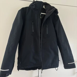 Skidjacka  - Jättefin och helt ny!  Passar nog även S 