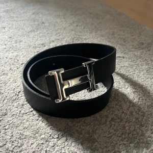 Bälte  - Säljer detta bälte. Mycket gott skick. 