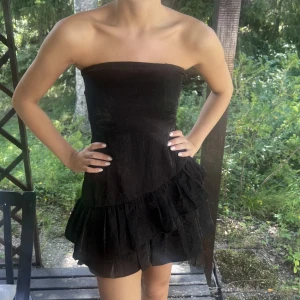 Festklänningar  - Festklänning med volang , (insydd)