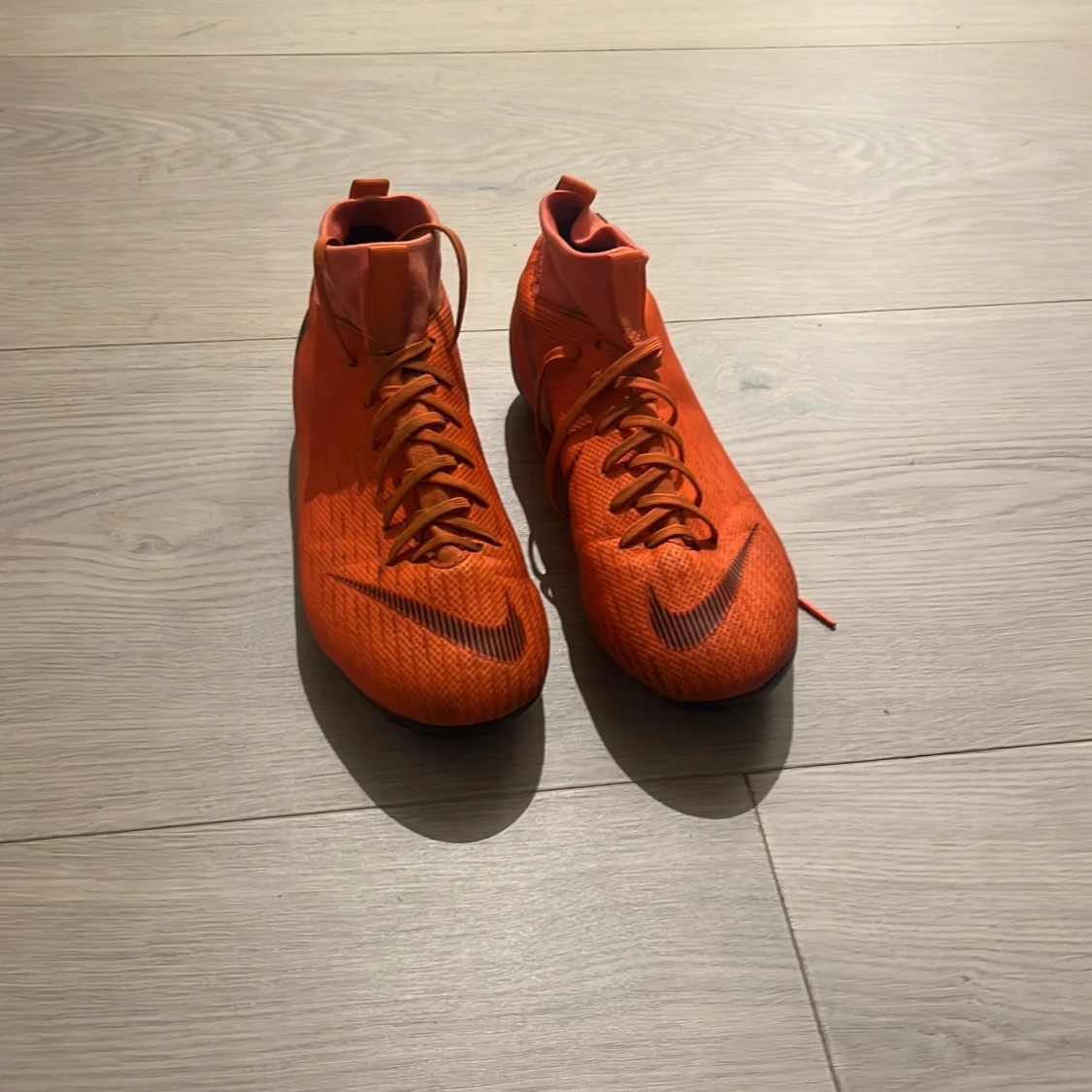 Nike Mercurial orange fotbollsskor