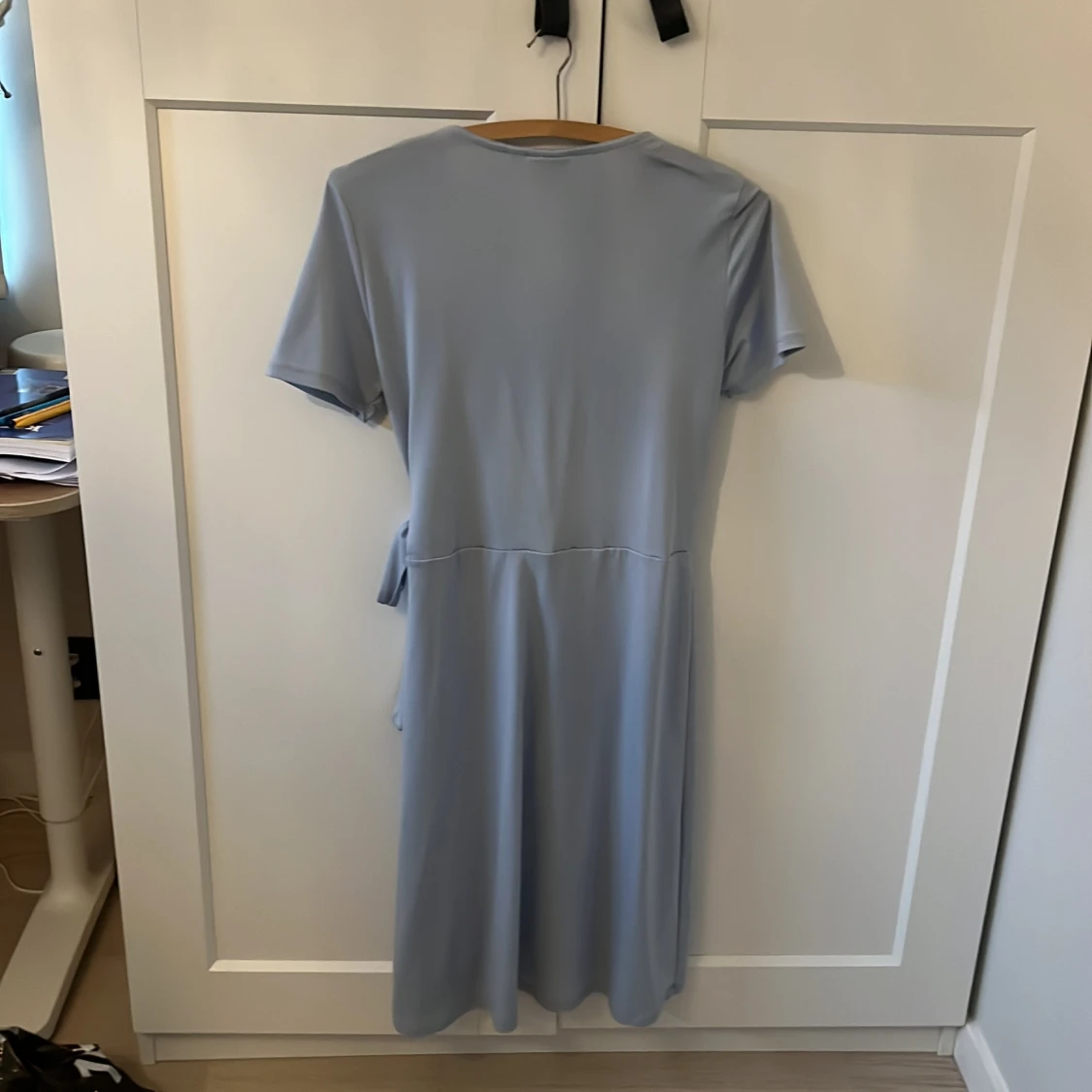 Ljusblå omlottklänning från Vila - 1