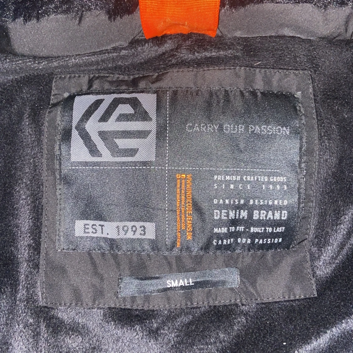 Svart pufferjacka från Jeanscode, S - 1