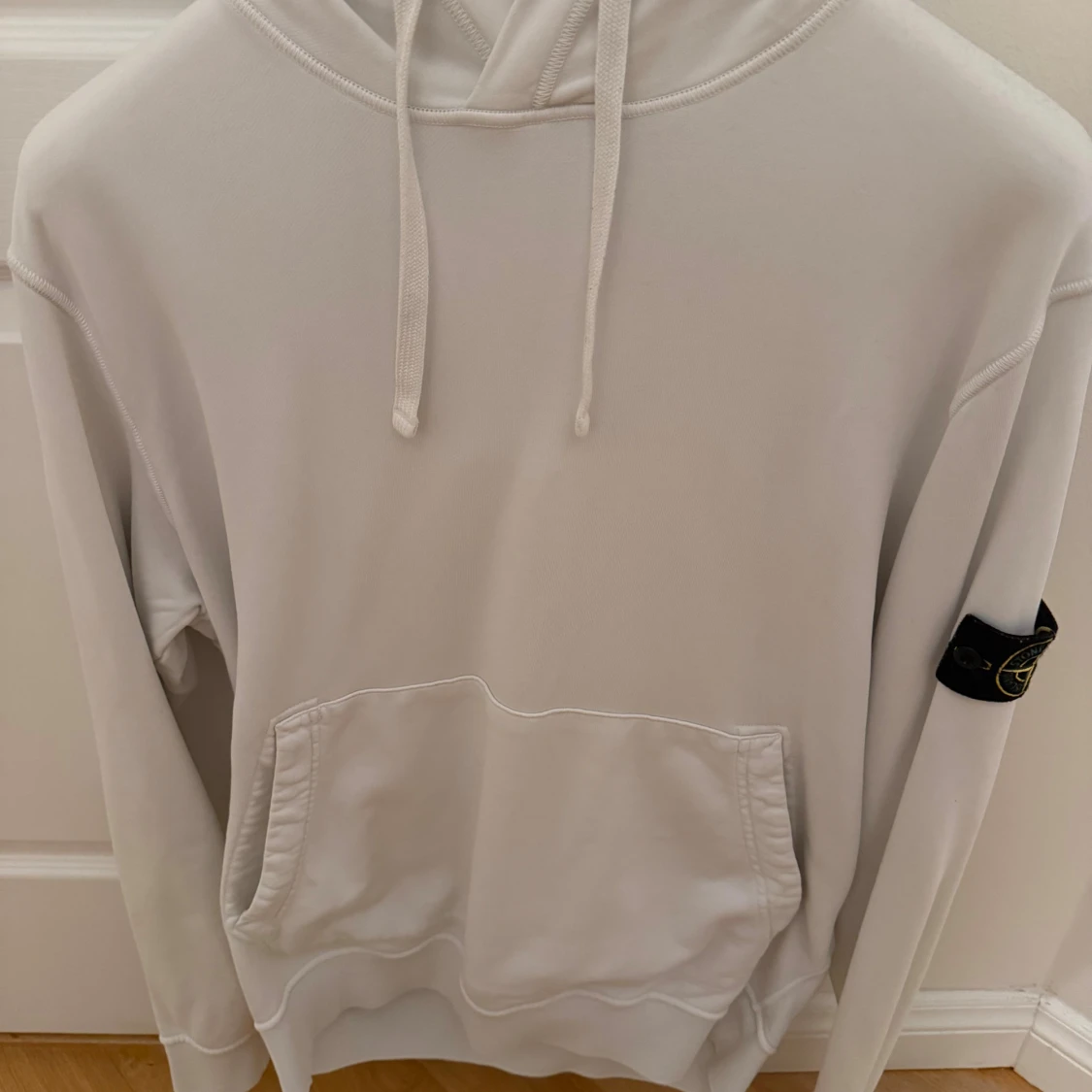 Vit hoodie från Stone Island